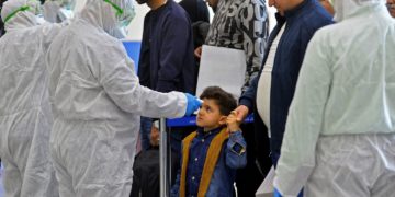 پشکنینی پلەی گەرمی بۆ منداڵێکی عێراقی دەکرێت