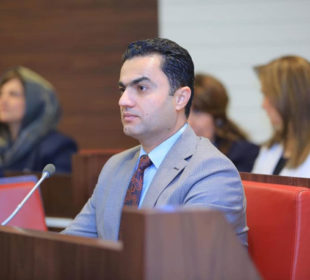 عبدولسه‌لام دۆڵەمەڕی، سەرۆکی لیژنەی پەروەردە و خوێندنی باڵا لە پەرلەمانی کوردستان