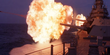 كهشتیهكى جهنگى | فۆتۆ: PH1 Terry Cosgrove/USN