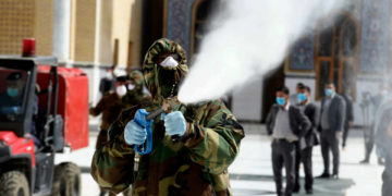 دهرمانڕێژكردنى مزگهوتێكى عێراق | فۆتۆت: AFP /Haidar Hamdani