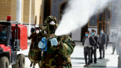 ده‌رمانڕێژكردنى مزگه‌وتێكى عێراق | فۆتۆت: AFP /Haidar Hamdani