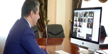 كۆبوونهوهى سهرۆكى حكومهت و شاندی دانووستانکار لەگەڵ حکومەتی فیدراڵی
