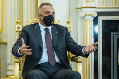 ساته‌وه‌ختى گه‌یشتنى مسته‌فا كازمى، سه‌رۆكوه‌زیرانى عێراق به‌ فڕۆكه‌خانه‌ى نێوده‌وڵه‌تى هه‌ولێر | فۆتۆ: ئه‌ژى عومه‌ر