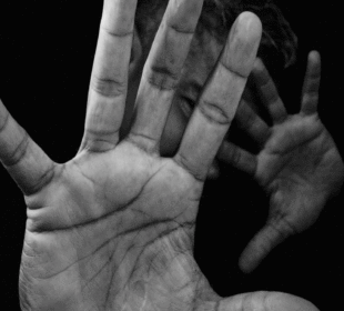 پیاوێك كه تووندوتیژى بهرامبهر كراوه | فۆتۆ: MUNDO