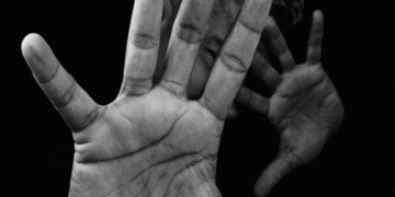 پیاوێك كه تووندوتیژى بهرامبهر كراوه | فۆتۆ: MUNDO