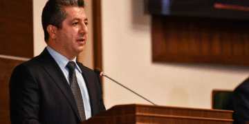 مهسرور بارزانى، سهرۆكى حكومهتى ههرێم لهكاتى پێشكهشكردنى وتارهكهى له پهرلهمان | فۆتۆ: ئهژى عومهر