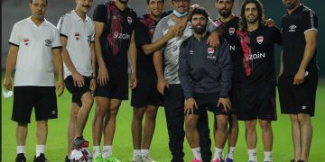 دیمەنێلک لە راهێنانەکان