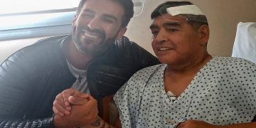 مارادۆنا و پزیشکەکەی