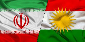 ئاڵاى هه‌رێمى كوردستان و ئاڵاى كۆمارى ئیسلامى ئێران | فۆتۆ: تۆڕه‌ كۆمه‌ڵایه‌تییه‌كان