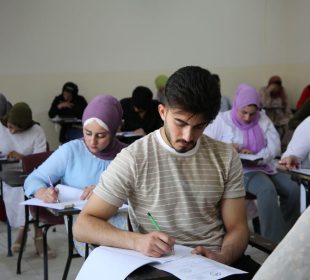 خوێندكار لهكاتى تاقیكردنهوهدا | فۆتۆ: SNN