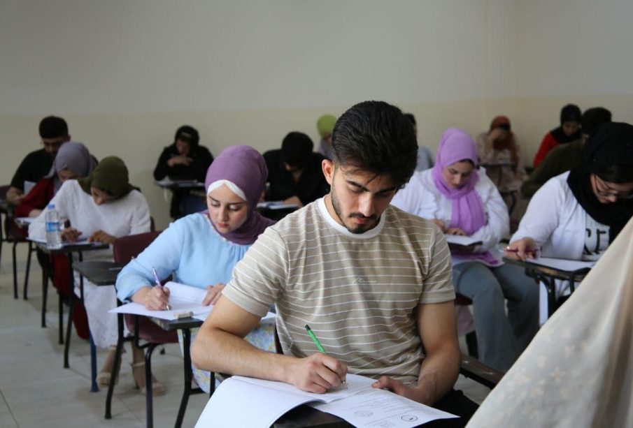 خوێندكار له‌كاتى تاقیكردنه‌وه‌دا | فۆتۆ: SNN