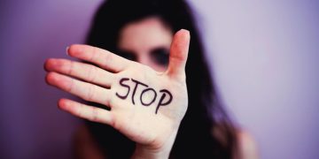 وێنه‌یه‌ك كامپه‌ینى به‌ره‌نگاربوونه‌وه‌ى تووندتیژى دژى ژنان | IPPF