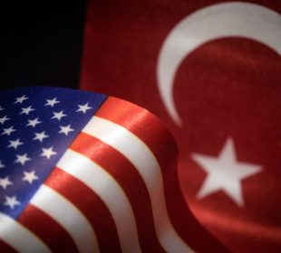 ئاڵاى توركیا و ئهمریكا | فۆتۆ: Getty Images