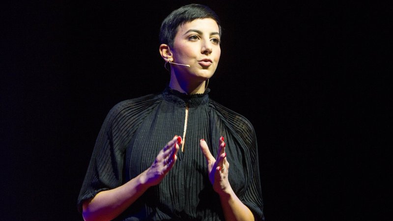 پایزه‌ مه‌حمود، كچه‌ چالاكوانى كوردى وڵاتى به‌ریتانیا | فۆتۆ: TEDXLONDON