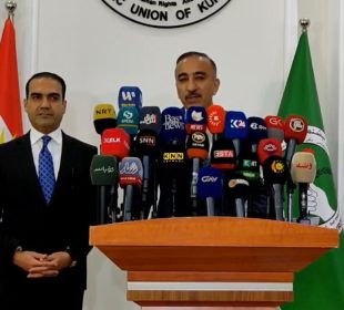 كۆنگرهى رۆژنامهوانى سهرۆكى فراكسیۆنى یهكێتى و پارتى له پهرلهمانى كوردستان | فۆتۆ: SNN