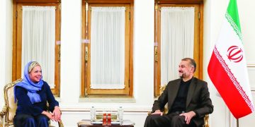 نێرده‌ى سكرتێرى گشتى نه‌ته‌وه‌ یه‌كگرتووه‌كان بۆ كاروبارى عێراق و وه‌زیرى ده‌ره‌وه‌ى ئێران له‌ تاران | فۆتۆ: UNAMI