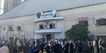 دیمهنى كادیرانى بزووتنهوهى ئیسلامى پێش چوونهژوورهوه بۆ ناو هۆڵى كۆنگرهى 12ى حزبهكهیان | فۆتۆ: میدیاى بزووتنهوه