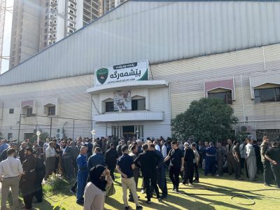 دیمه‌نى كادیرانى بزووتنه‌وه‌ى ئیسلامى پێش چوونه‌ژووره‌وه‌ بۆ ناو هۆڵى كۆنگره‌ى 12ى حزبه‌كه‌یان | فۆتۆ: میدیاى بزووتنه‌وه‌