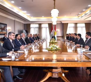 كۆبوونهوهى شاندى حكومهتى ناوهندى عێراق به سهرۆكایهتى وهزیرى نهوت و شاندى حكومهتى ههرێمى كوردستان له ههولێر | فۆتۆ: KRG