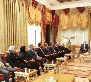 كۆبوونهوهى سهرۆكى پارتى لهگهڵ عهرهب و توركمانهكان | فۆتۆ: بارهگاى بارزانى